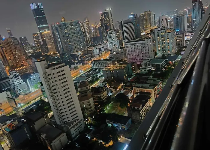 Fully Furnished Omni Tower Apartments Nana - Sukhumvit Soi 4