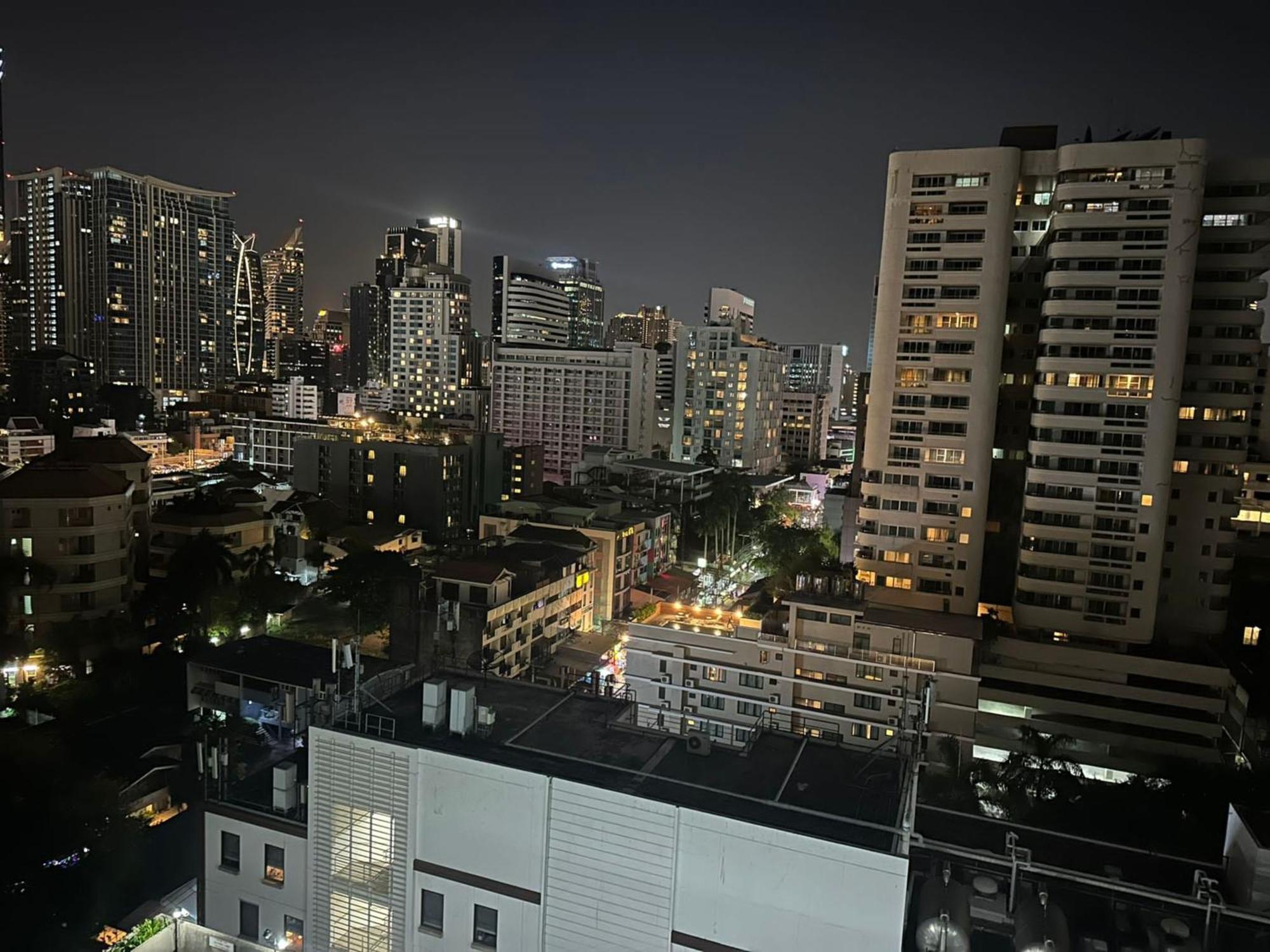 Fully Furnished Omni Tower Nana - Sukhumvit Soi 4 *