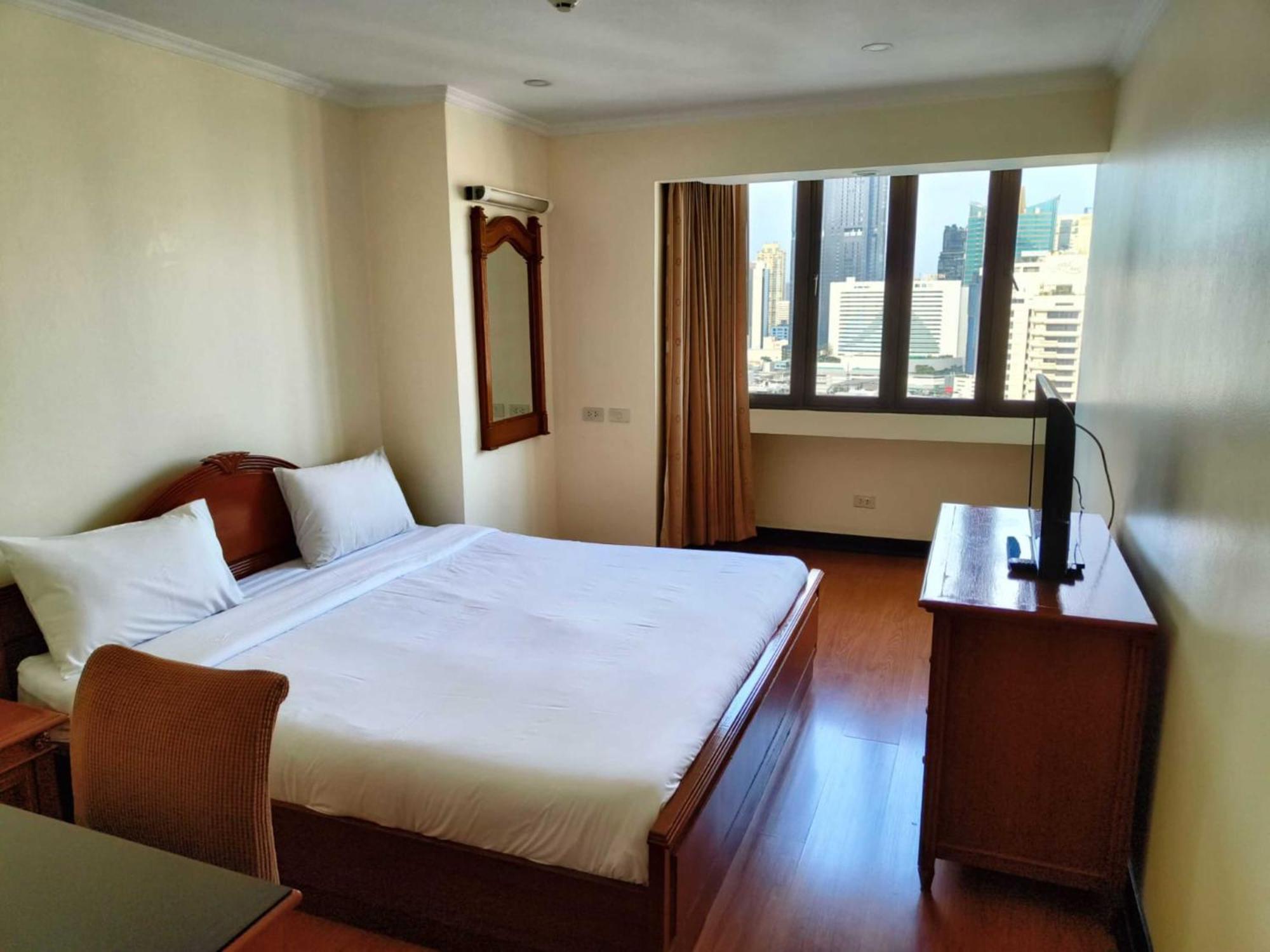 Fully Furnished Omni Tower Nana - Sukhumvit Soi 4