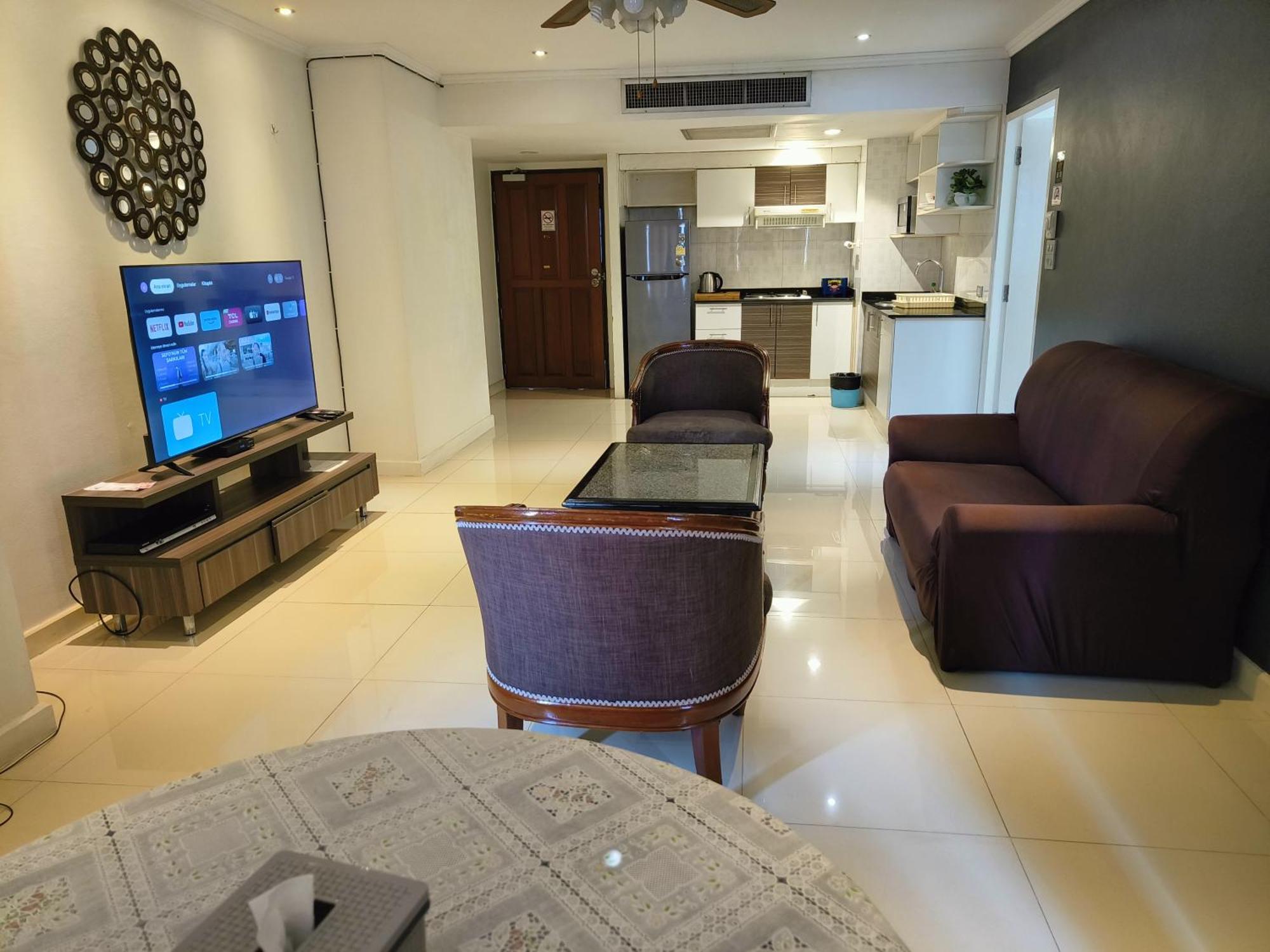 Fully Furnished Omni Tower Nana - Sukhumvit Soi 4 *