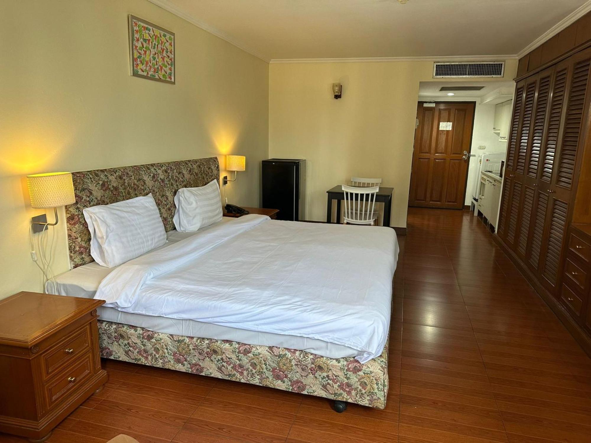 Apartment Fully Furnished Omni Tower Nana - Sukhumvit Soi 4 Bangkok