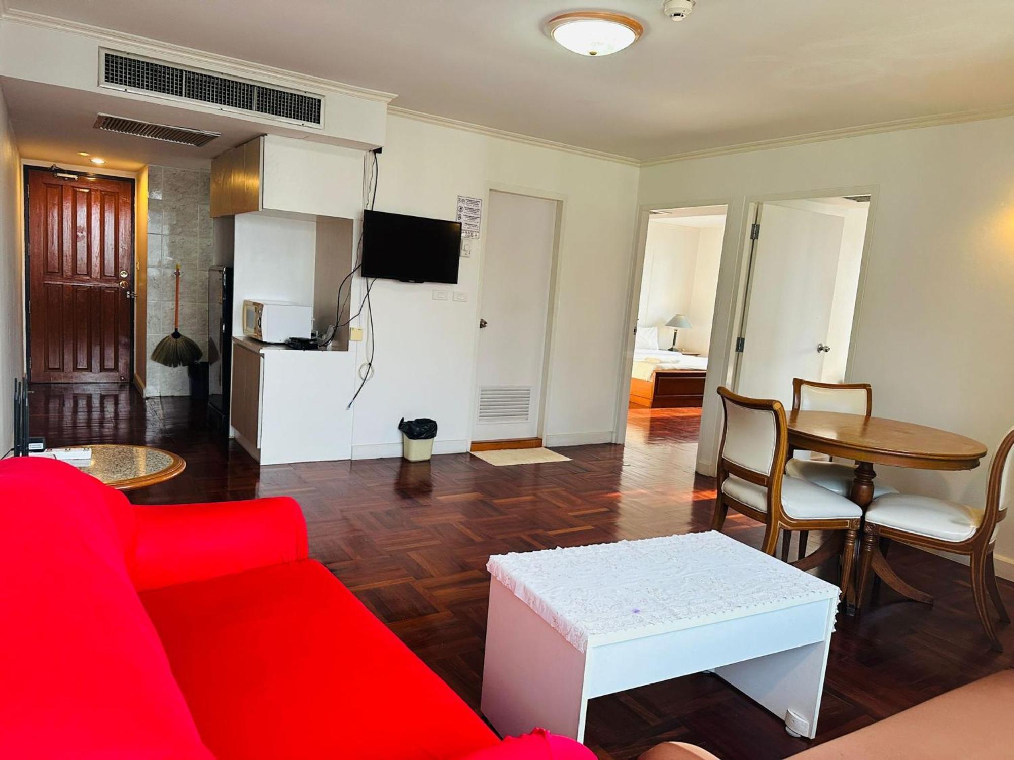 Fully Furnished Omni Tower Nana - Sukhumvit Soi 4 Bangkok
