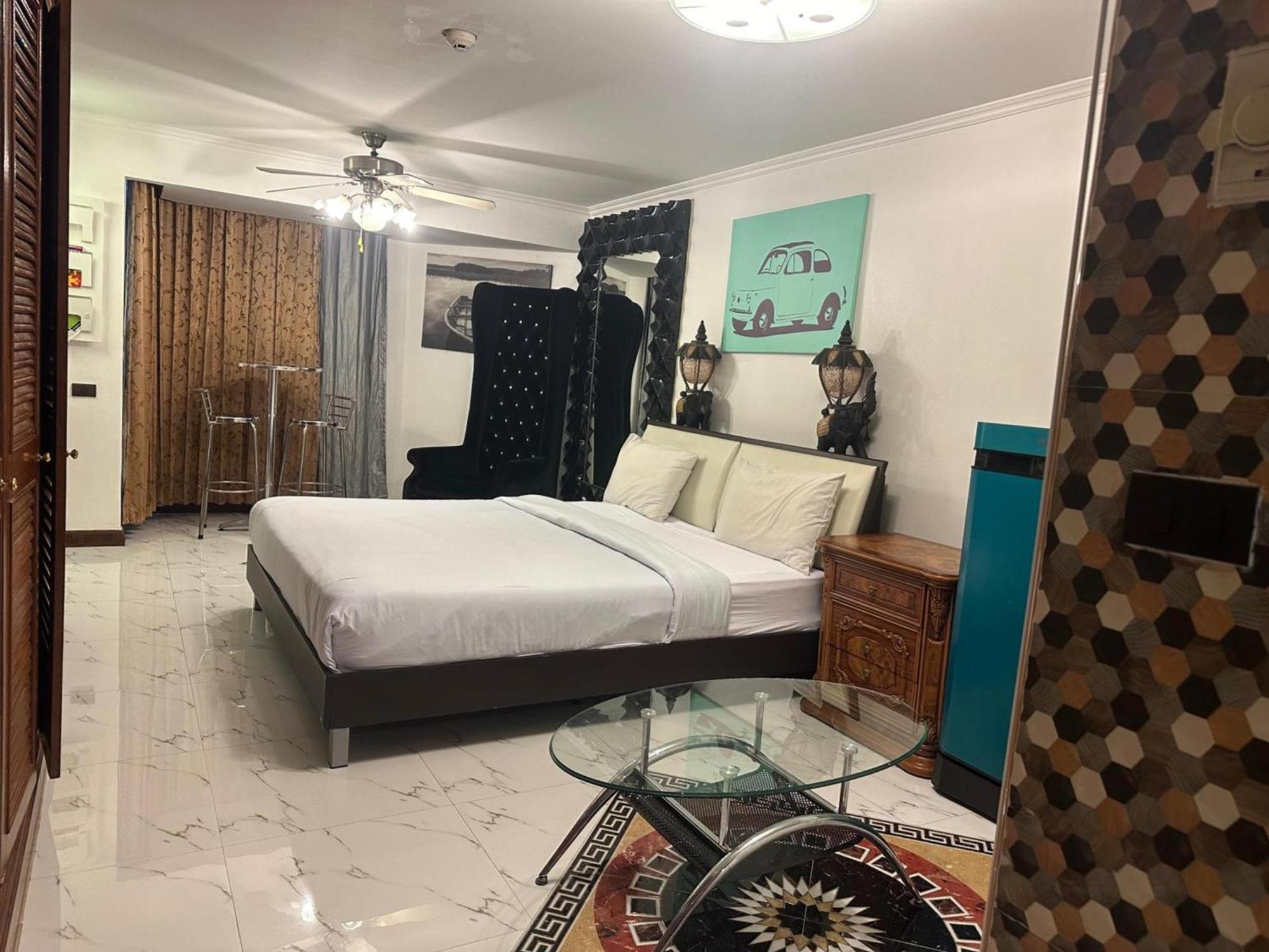 Fully Furnished Omni Tower Nana - Sukhumvit Soi 4 * Bangkok