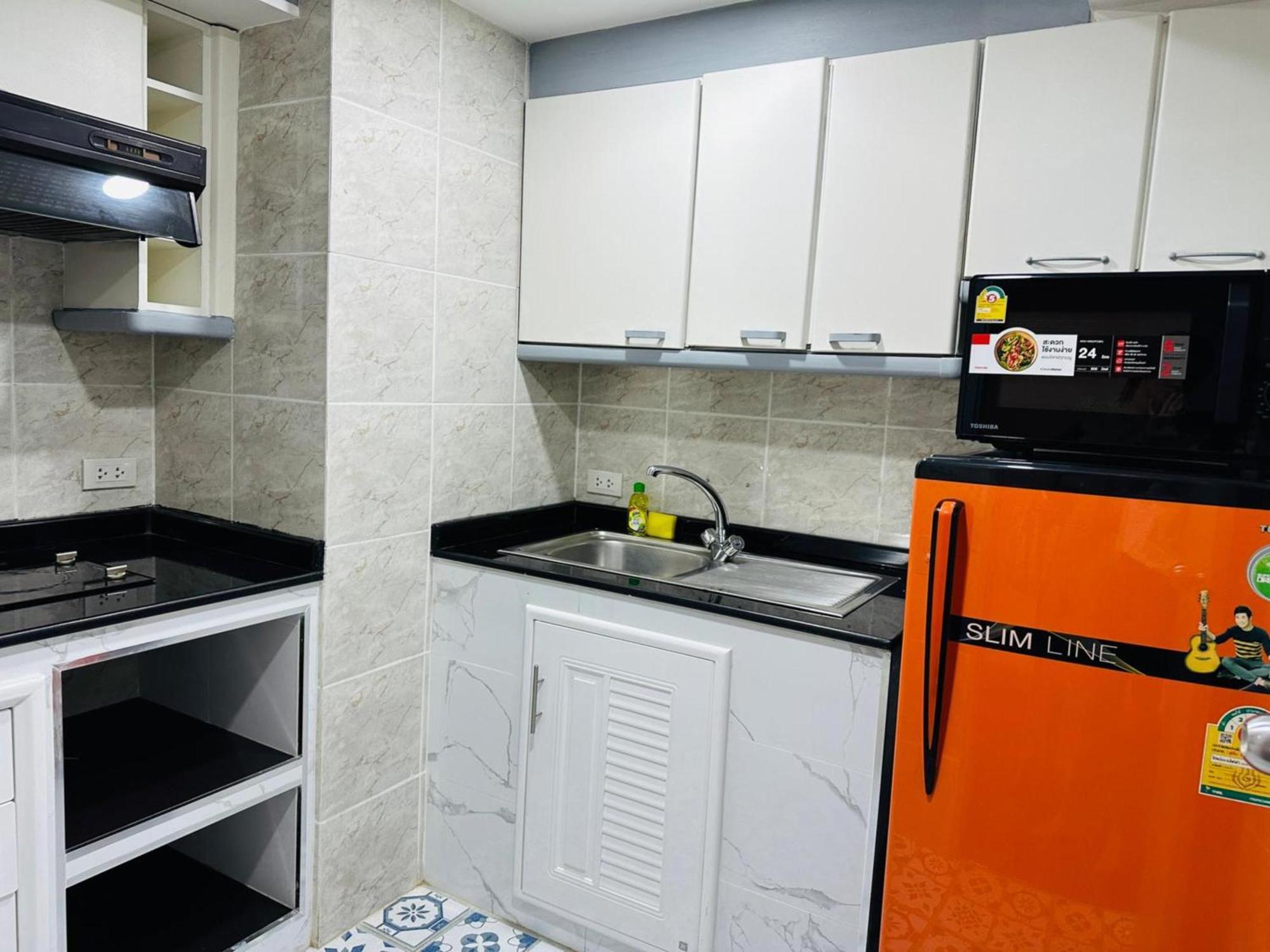Fully Furnished Omni Tower Nana - Sukhumvit Soi 4 Apartment