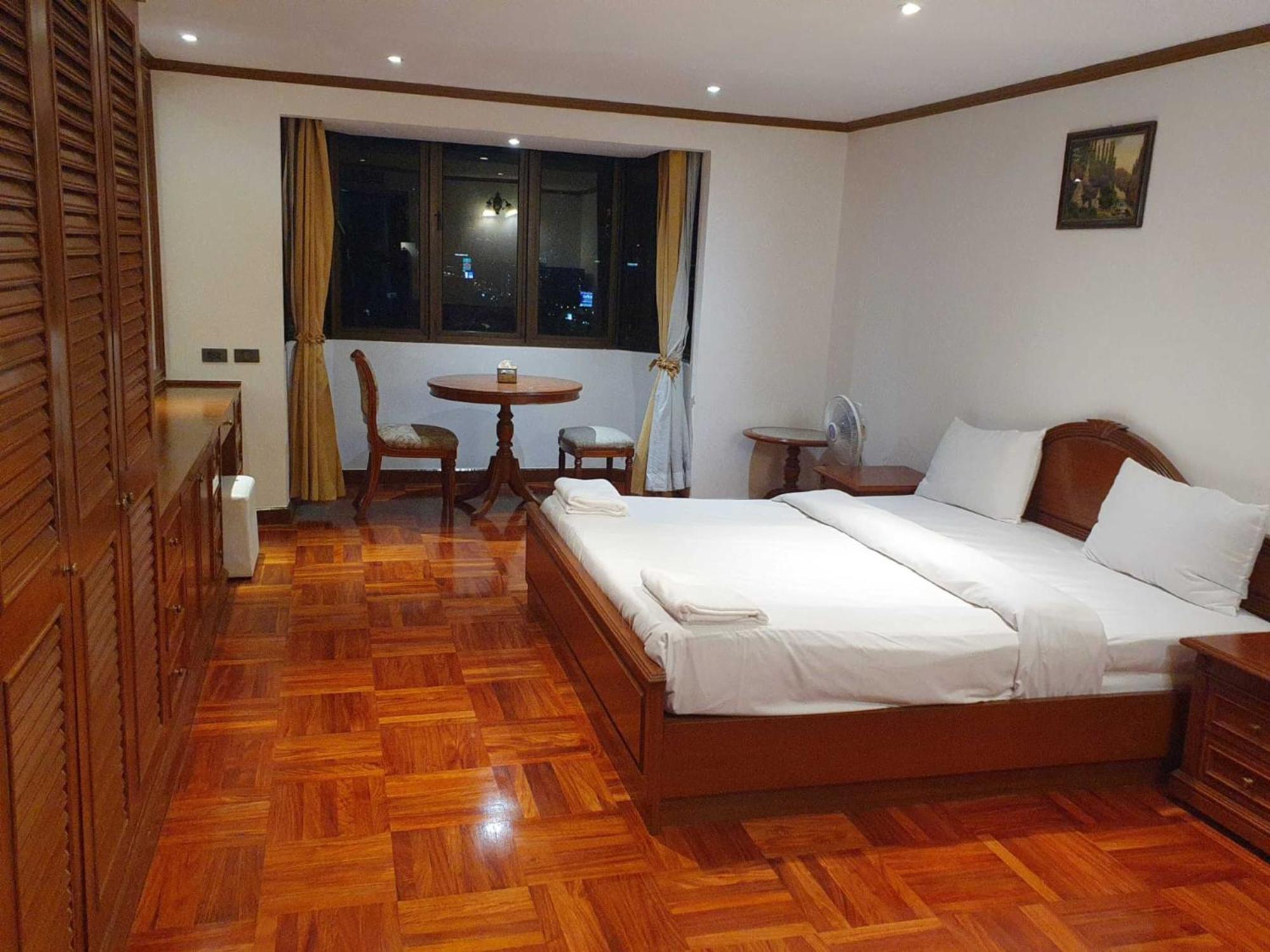 Apartment Fully Furnished Omni Tower Nana - Sukhumvit Soi 4 Bangkok