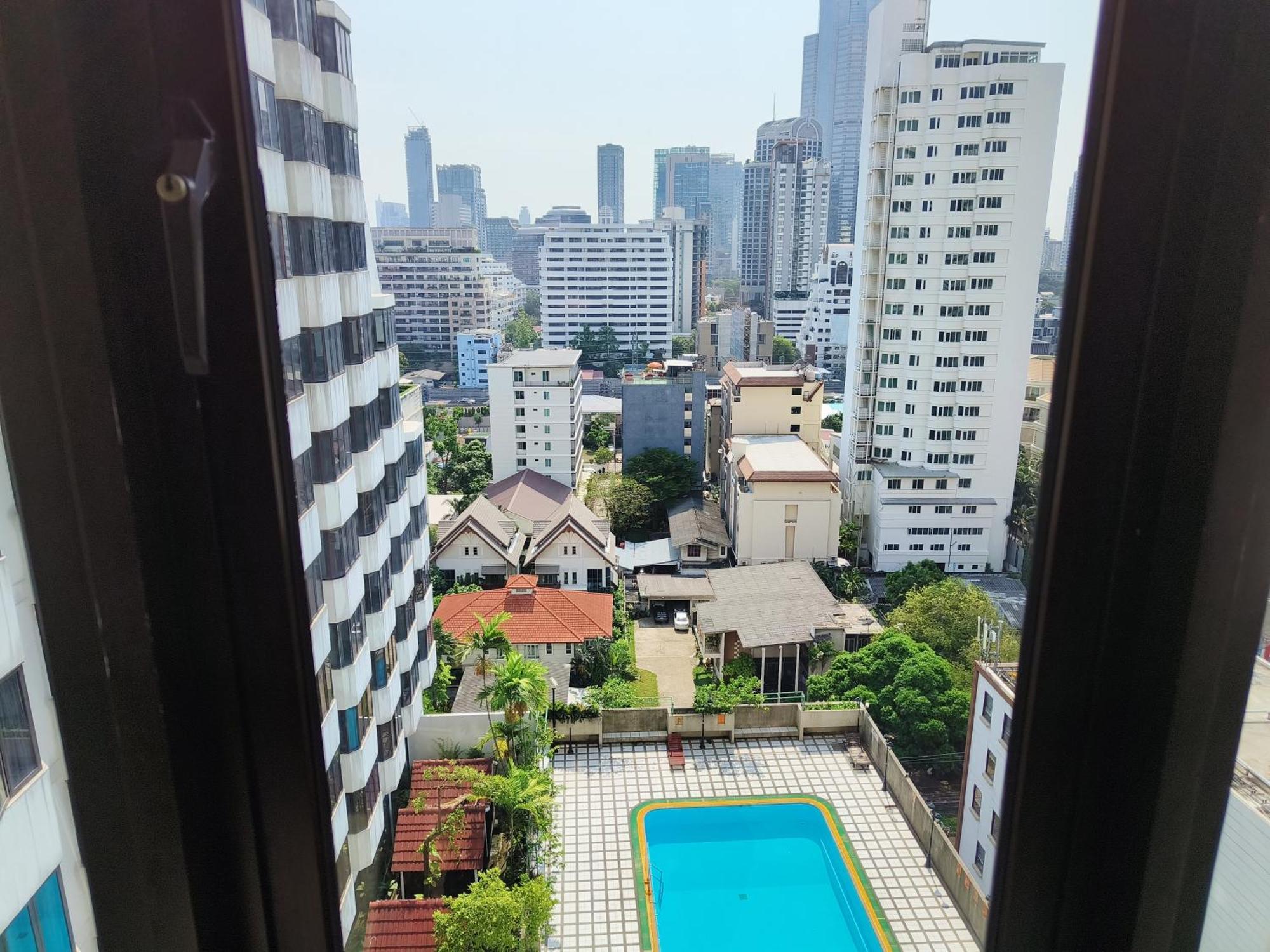 Fully Furnished Omni Tower Nana - Sukhumvit Soi 4