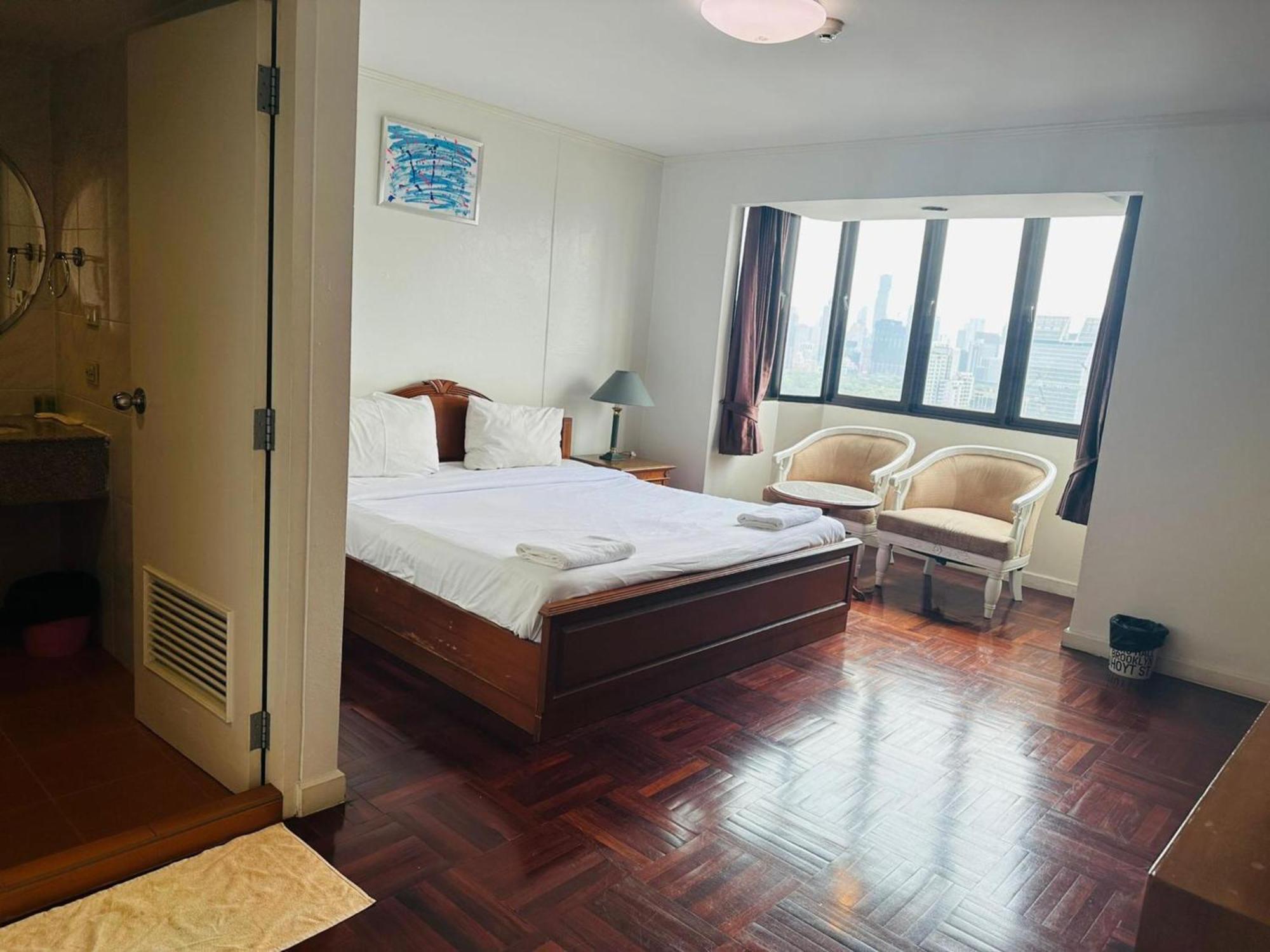 Fully Furnished Omni Tower Nana - Sukhumvit Soi 4 公寓