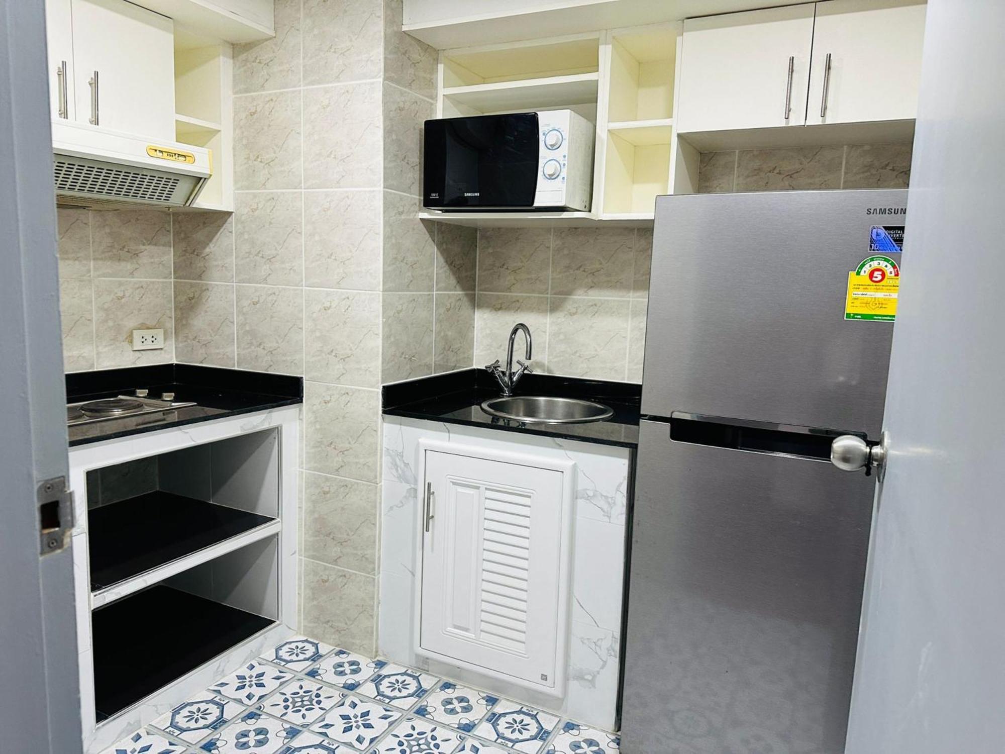Fully Furnished Omni Tower Nana - Sukhumvit Soi 4 曼谷