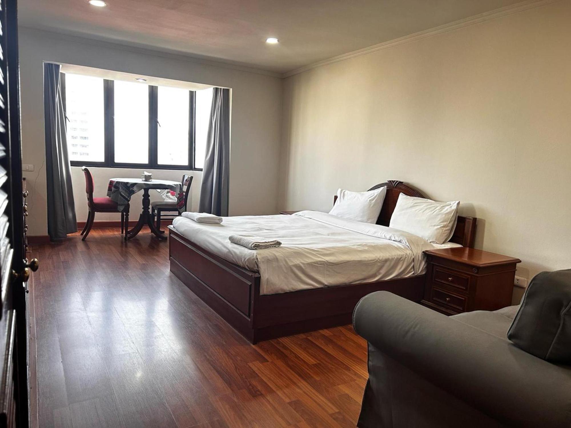 Fully Furnished Omni Tower Nana - Sukhumvit Soi 4 曼谷